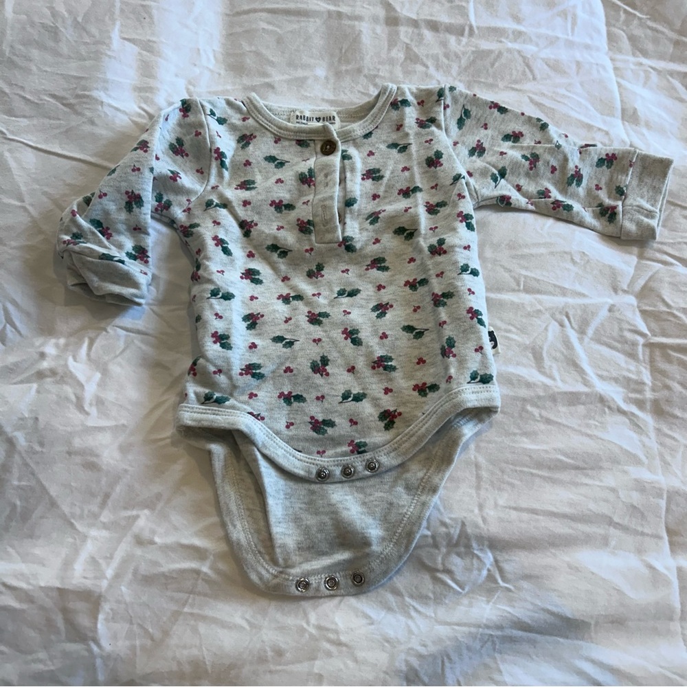 Kid / Holly berry onesie 6-9M